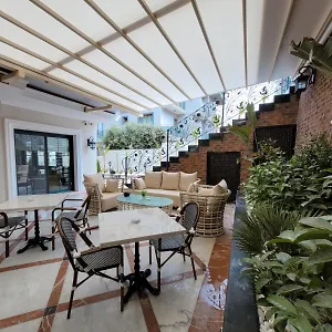 Otel Mono Life
